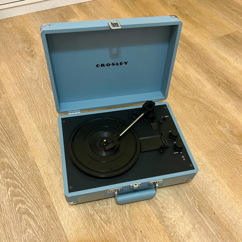 crosley record player!